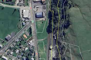Secure industrial yard - prime highway location