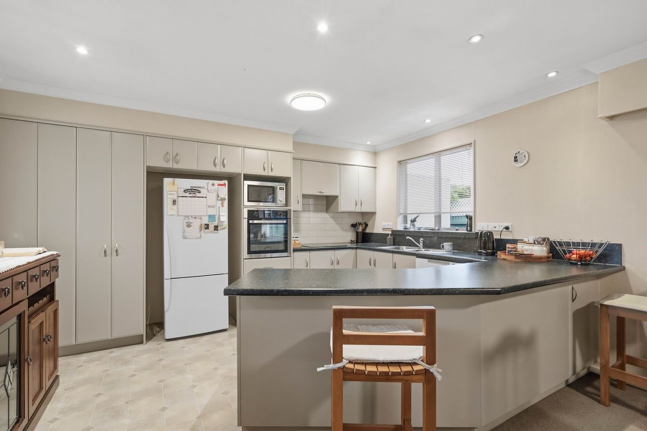 A practical, secure and spacious family home. - Widok 3