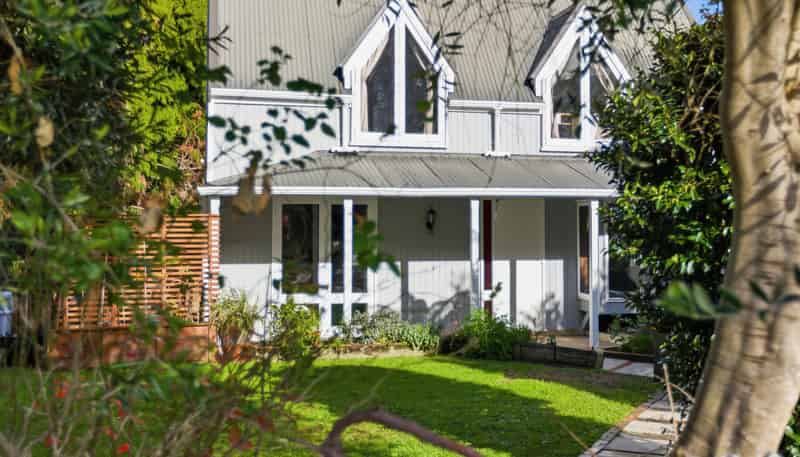 14 Fairmont Terrace, OTUMOETAI
