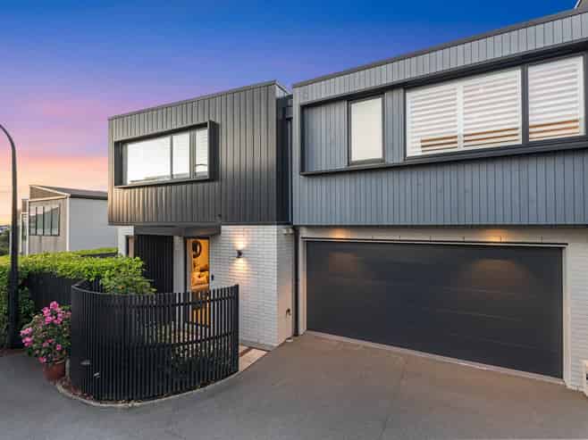 8 Ryanville Lane, St Heliers