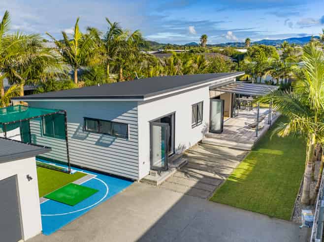 18 Seabreeze Road, Mangawhai Heads