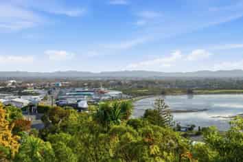 39 Te Awakura Terrace, Mount Pleasant