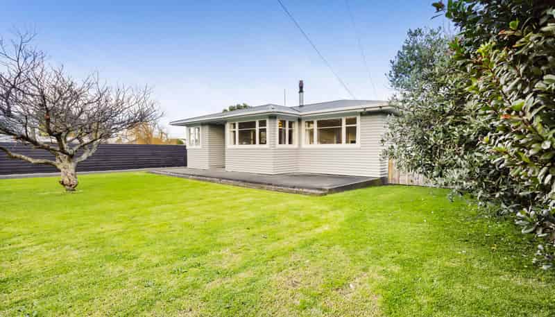 16 Riemenschneider Street, Manaia