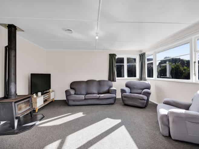16 Riemenschneider Street, Manaia