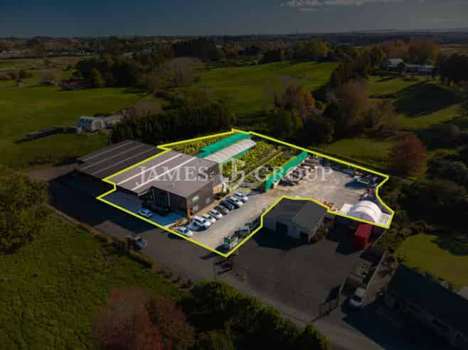 Versatile Drury Site with Warehouse and Yard