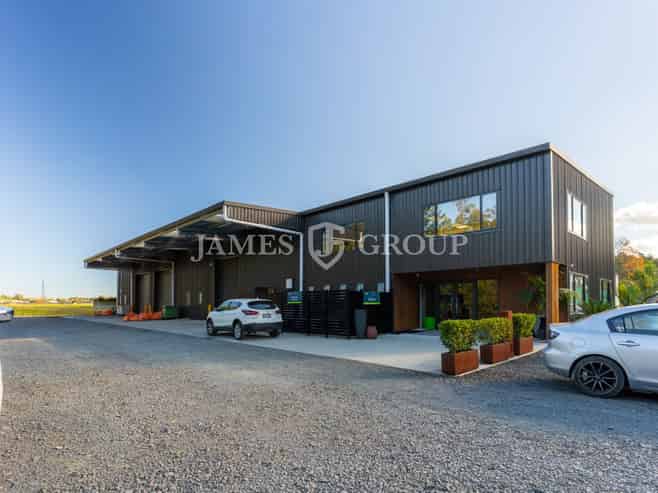 Versatile Drury Site with Warehouse and Yard