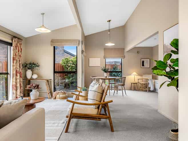 1/4 Elvira Court, Bishopdale
