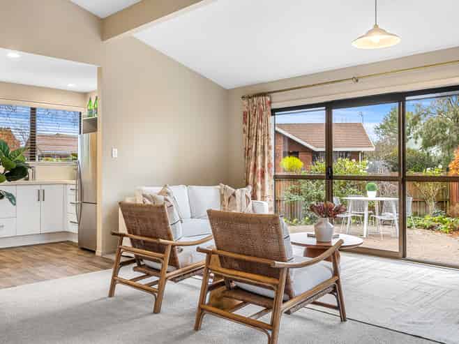 1/4 Elvira Court, Bishopdale