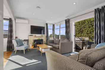 17 Hilltop Road, Parkvale