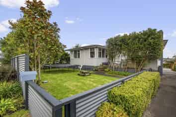 17 Hilltop Road, Parkvale