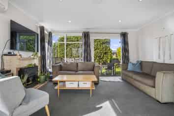 17 Hilltop Road, Parkvale