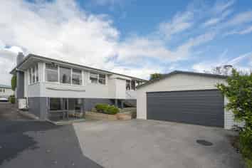 17 Hilltop Road, Parkvale