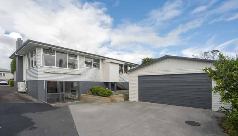 17 Hilltop Road, Parkvale