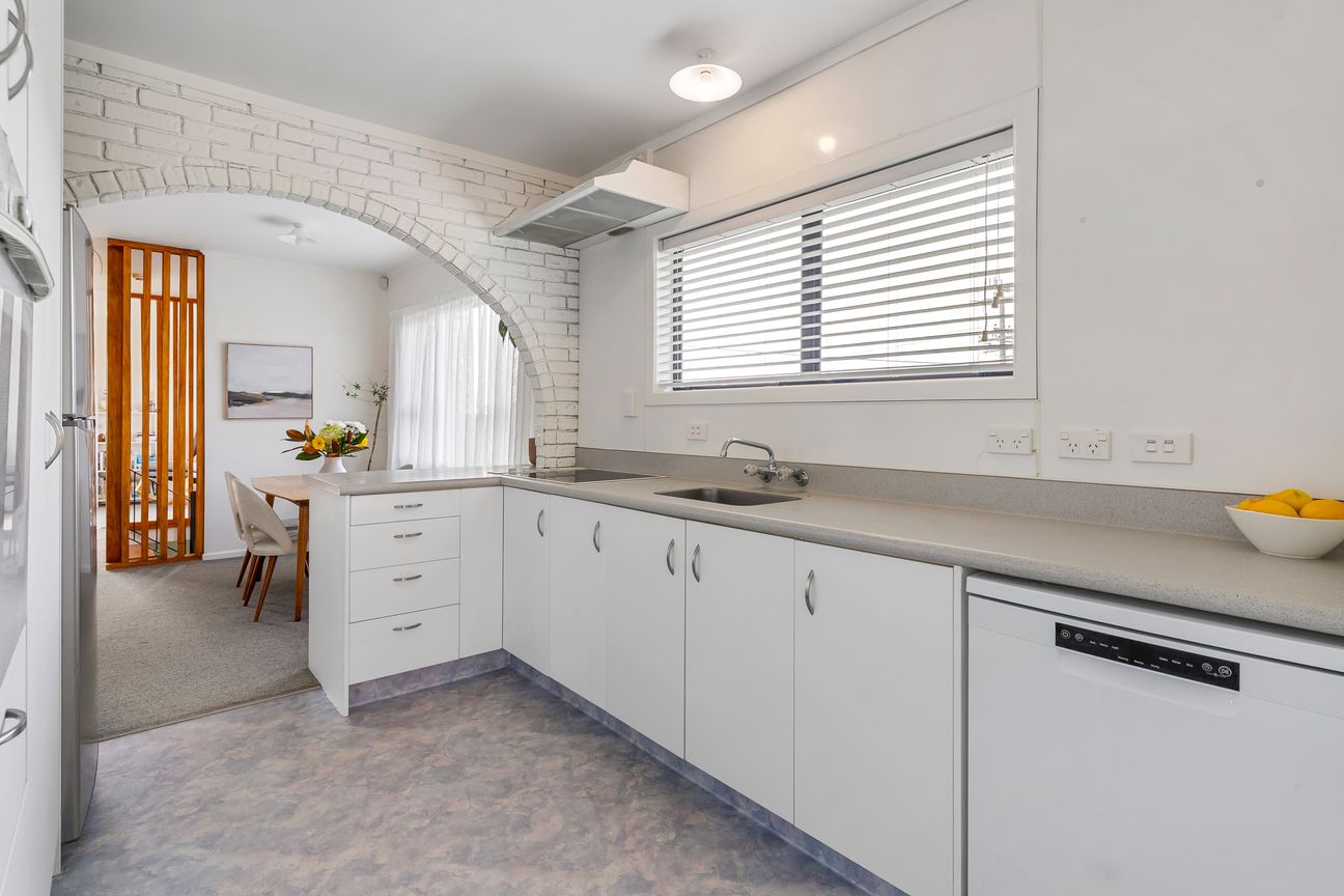 Home, Income & Lifestyle Combined - Vista 4