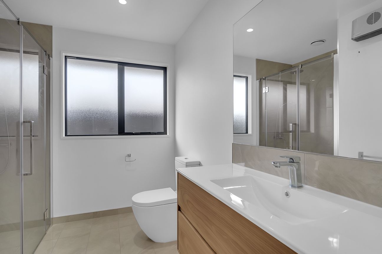 Modern Comfort Meets Easy Care – další