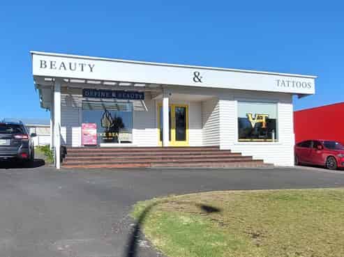 Refurbished office with excellent street profile
