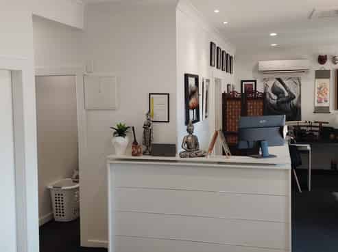Refurbished office with excellent street profile