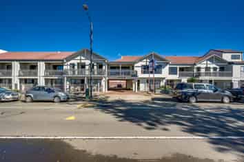 Established Motel Complex - The Edgewater Motel