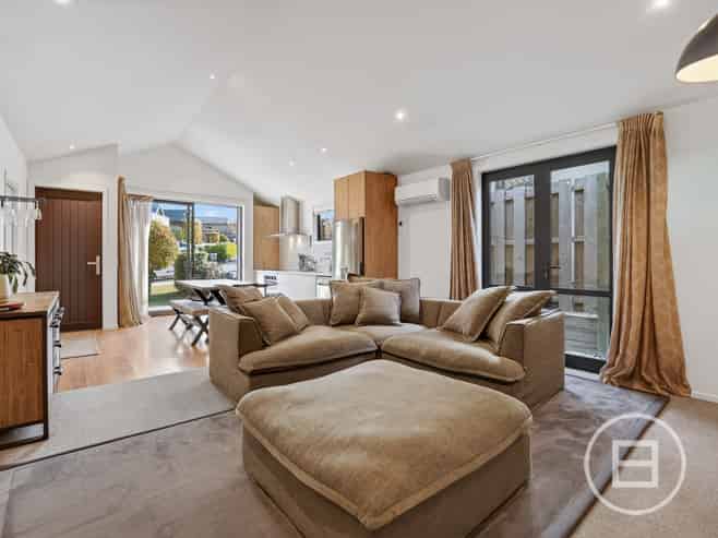 14 Huxley Place, LAKE HAYES ESTATE