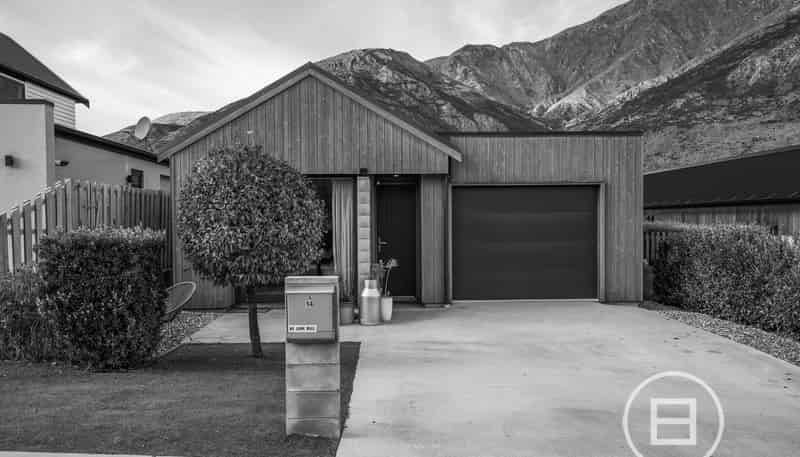14 Huxley Place, LAKE HAYES ESTATE