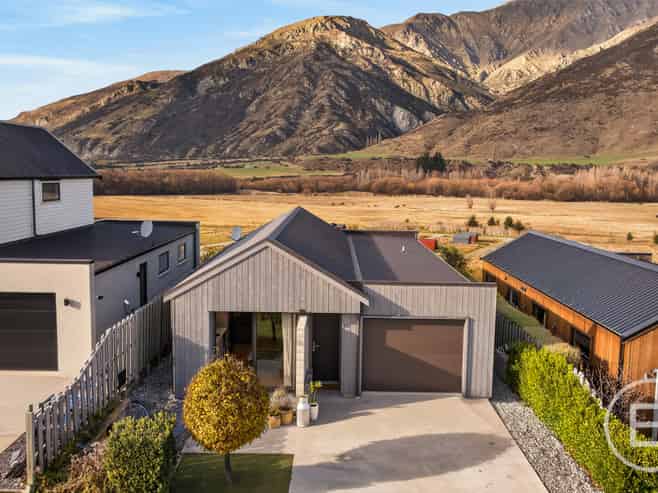 14 Huxley Place, LAKE HAYES ESTATE