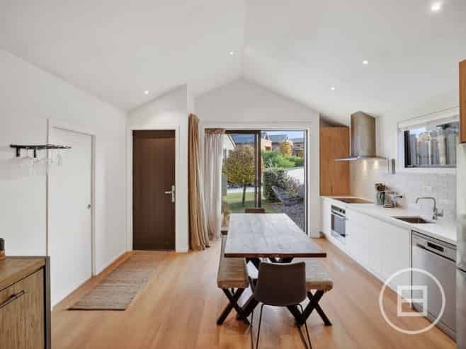 14 Huxley Place, LAKE HAYES ESTATE