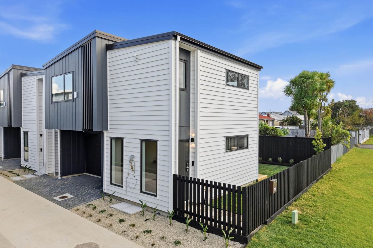 Experience the Pinnacle of Modern Coastal Living! - Widok 3