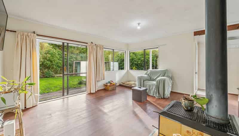 157 Upper Fitzherbert Road, Wainuiomata