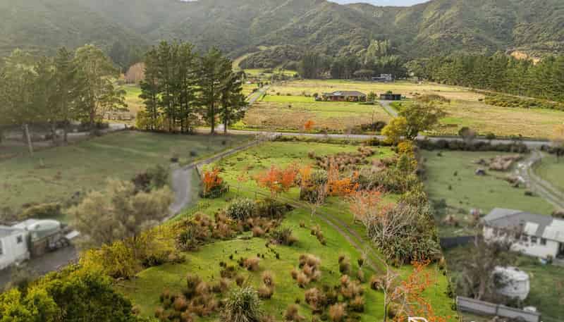 157 Upper Fitzherbert Road, Wainuiomata