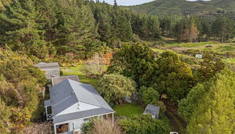 157 Upper Fitzherbert Road, Wainuiomata