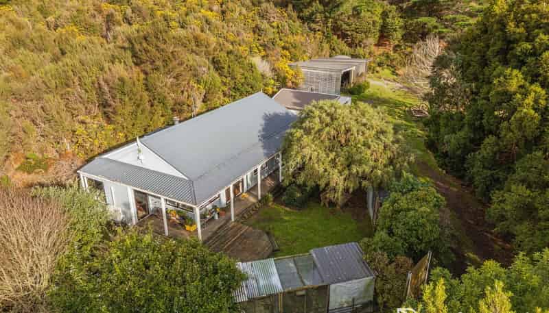 157 Upper Fitzherbert Road, Wainuiomata