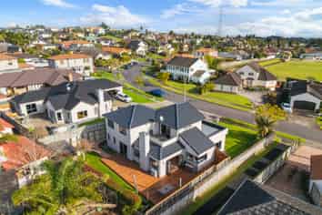 77 Mount Lebanon Crescent, THE GARDENS