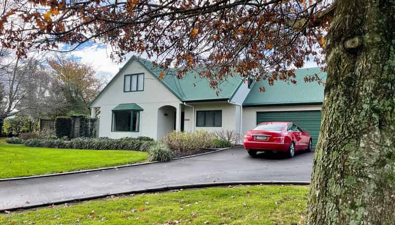 387 Wright Road, AONGATETE