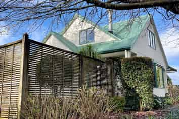 387 Wright Road, AONGATETE