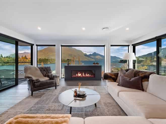 9 Suburb Street, Queenstown