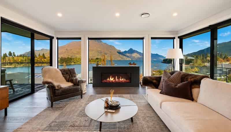 9 Suburb Street, Queenstown