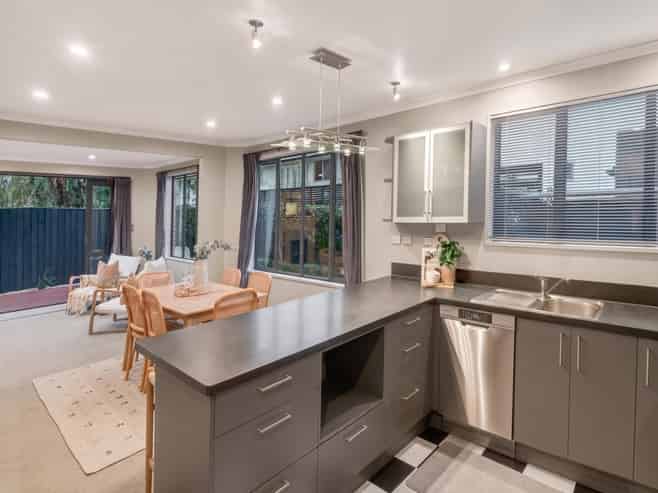 64B Holly Road, Saint Albans