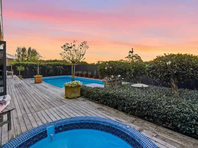  828 Ridge Road, Riverhead