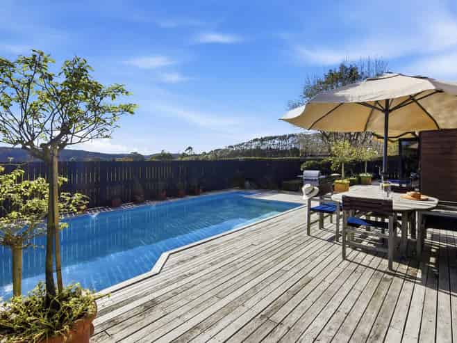  828 Ridge Road, Riverhead