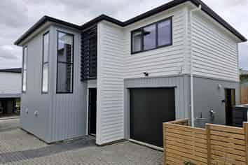 16C Hobsonville Road, West Harbour