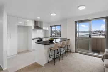 95R Felton Mathew Avenue, Saint Johns