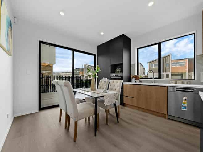 6 Gemstone Park Road, Rosehill