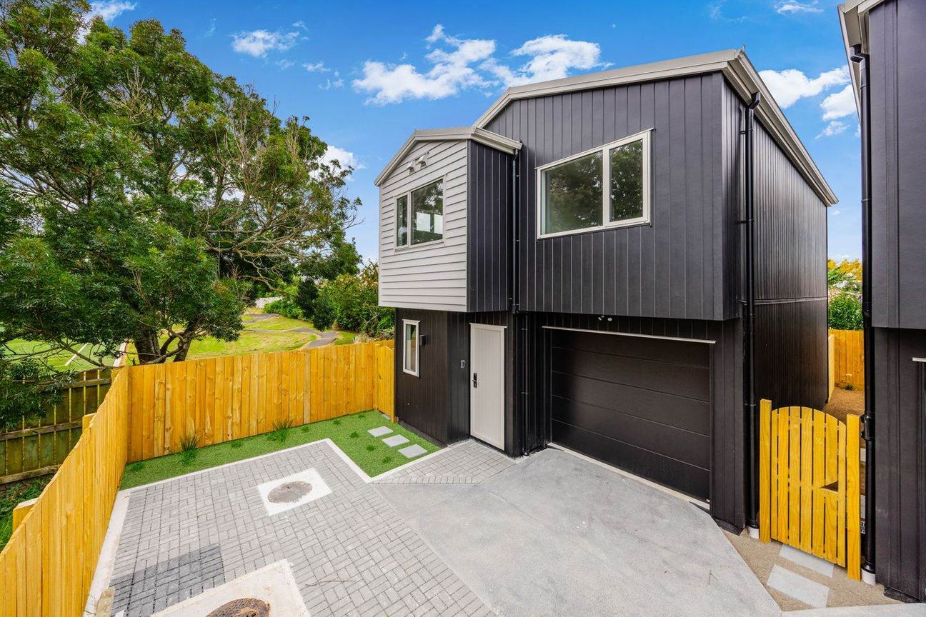 Brand-New Freehold Standalone Home - Widok 6