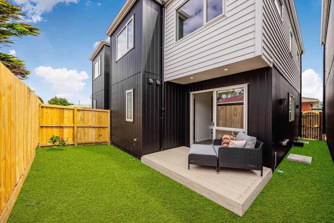 Brand-New Freehold Standalone Home - Widok 5
