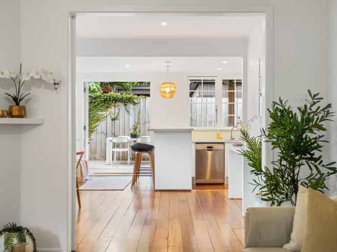 1 Rhodes Avenue, Mount Albert