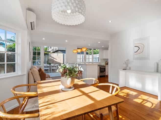 1 Rhodes Avenue, Mount Albert
