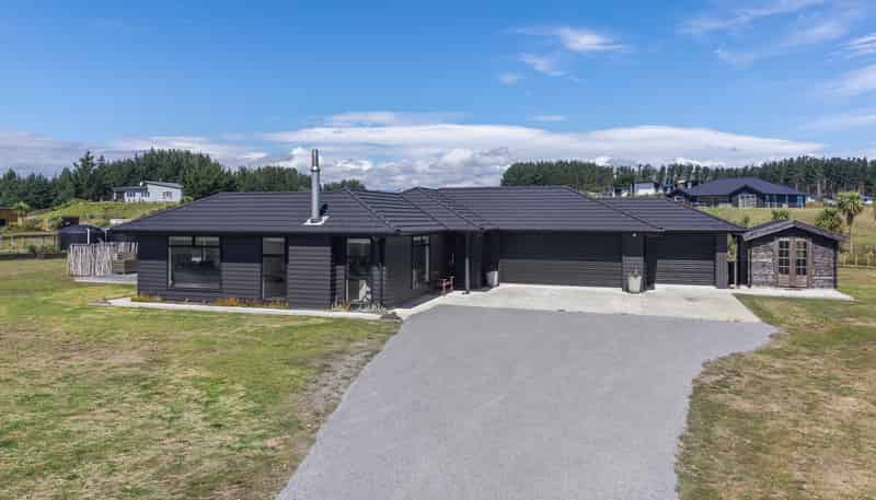 8 Kanuka Drive, Waitarere Beach