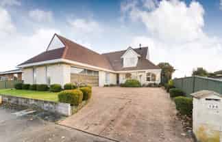 126 John F Kennedy Drive, Milson