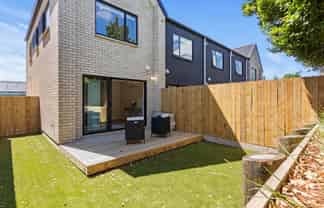 10/125B Metcalfe Road, Ranui