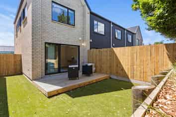 10/125B Metcalfe Road, Ranui